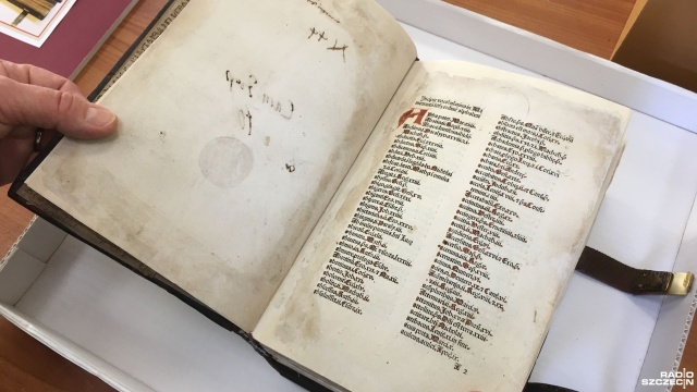Pracownicy Książnicy Pomorskiej przez 8 miesięcy prowadzili prace konserwatorskie inkunabułu z 1482 roku. Książka pochodziła z biblioteki katedralnej w Kamieniu Pomorskim.
