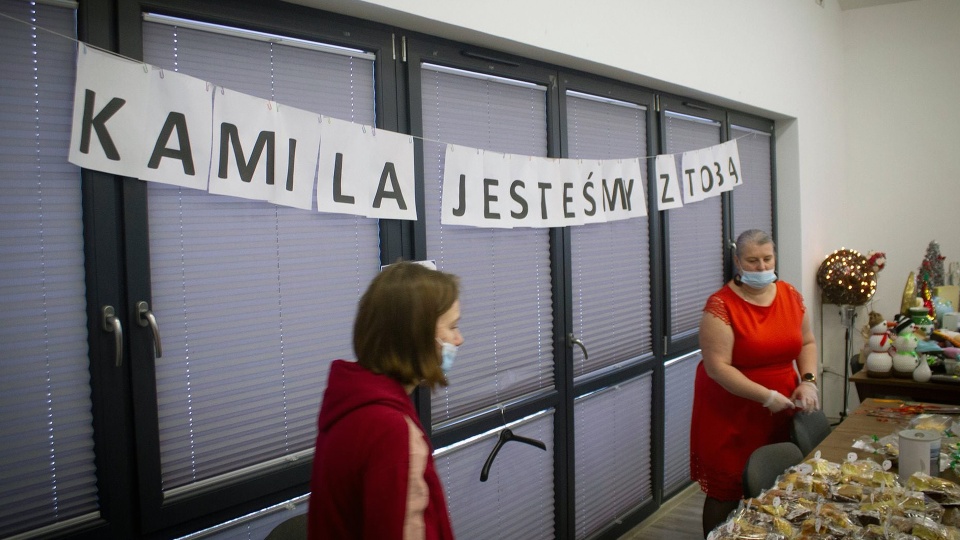 Ponad siedem tysięcy złotych uzbierano podczas kiermaszu w Kaliszu Pomorskim na leczenie nowotworu u 32-letniej Kamili Kulik, nauczycielki języka niemieckiego. Fot. Burmistrz Kalisza Pomorskiego
