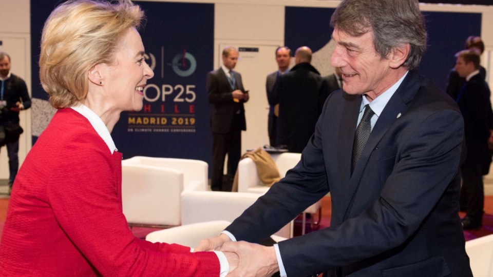 "Jestem głęboko zasmucona odejściem wielkiego Europejczyka i dumnego Włocha" - taki wpis na Twitterze zamieściła przewodnicząca Komisji Europejskiej Ursula von der Leyen. źródło: https://twitter.com/vonderleyen