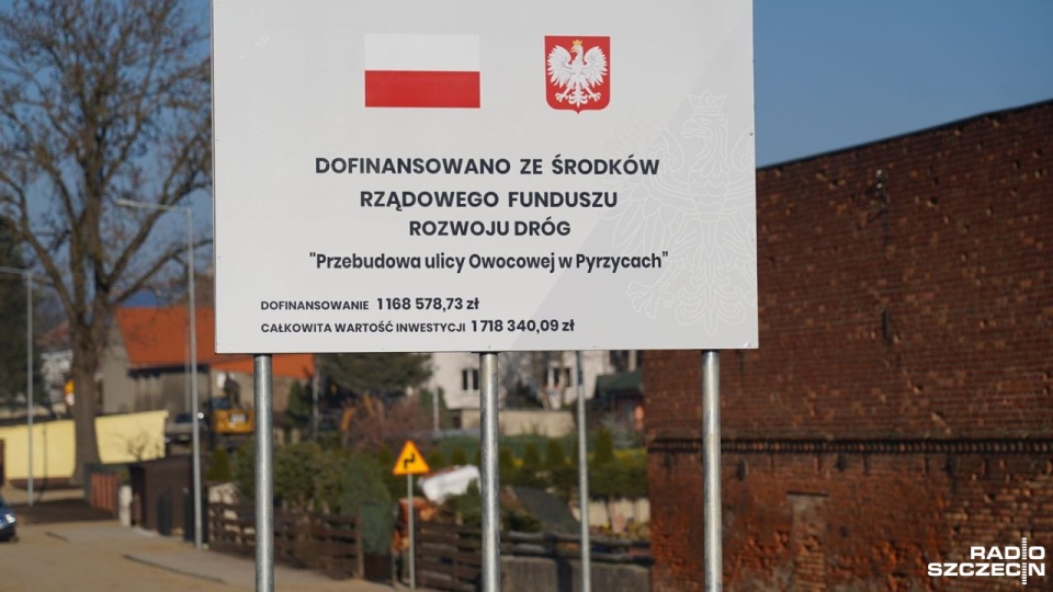 Owocowa to ulica w centrum Pyrzyc; w jej pobliżu znajduje się szkoła, przedszkole i hala sportowa. Fot: Marcin Kokolus [Radio Szczecin]