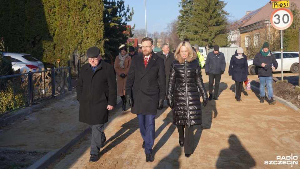 Owocowa to ulica w centrum Pyrzyc; w jej pobliżu znajduje się szkoła, przedszkole i hala sportowa. Fot: Marcin Kokolus [Radio Szczecin]