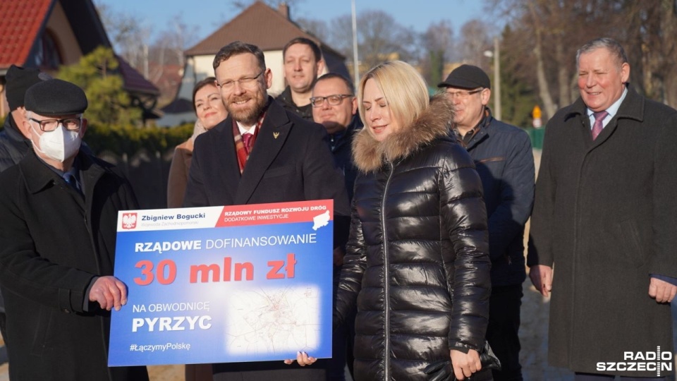 Owocowa to ulica w centrum Pyrzyc; w jej pobliżu znajduje się szkoła, przedszkole i hala sportowa. Fot: Marcin Kokolus [Radio Szczecin]