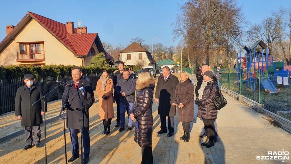 Owocowa to ulica w centrum Pyrzyc; w jej pobliżu znajduje się szkoła, przedszkole i hala sportowa. Fot: Marcin Kokolus [Radio Szczecin]