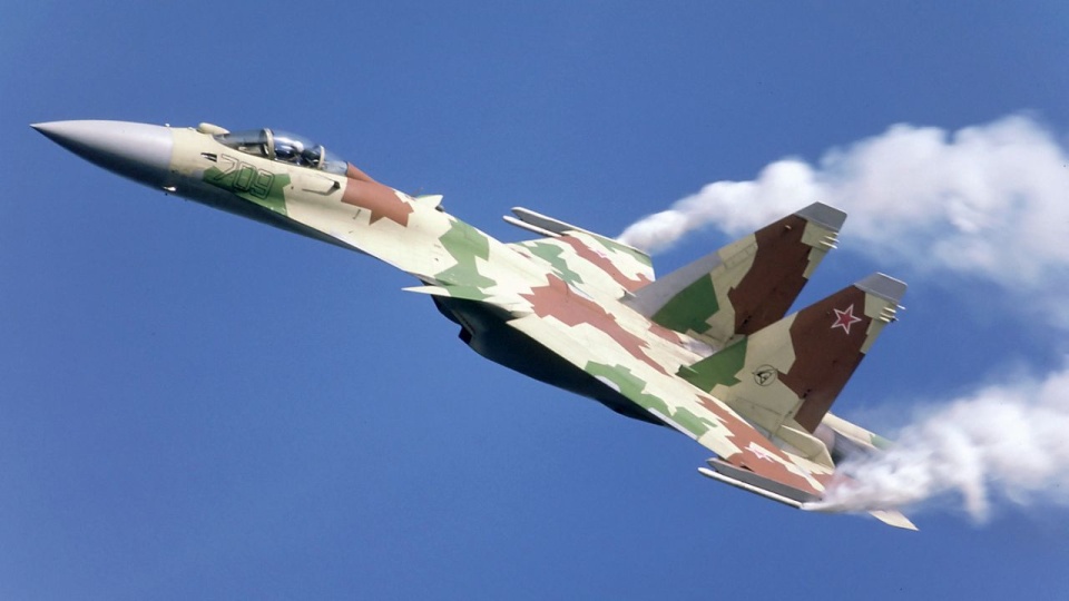 Su-35 – rosyjski jednomiejscowy, dwusilnikowy myśliwiec wielozadaniowy. źródło: https://pl.wikipedia.org/
