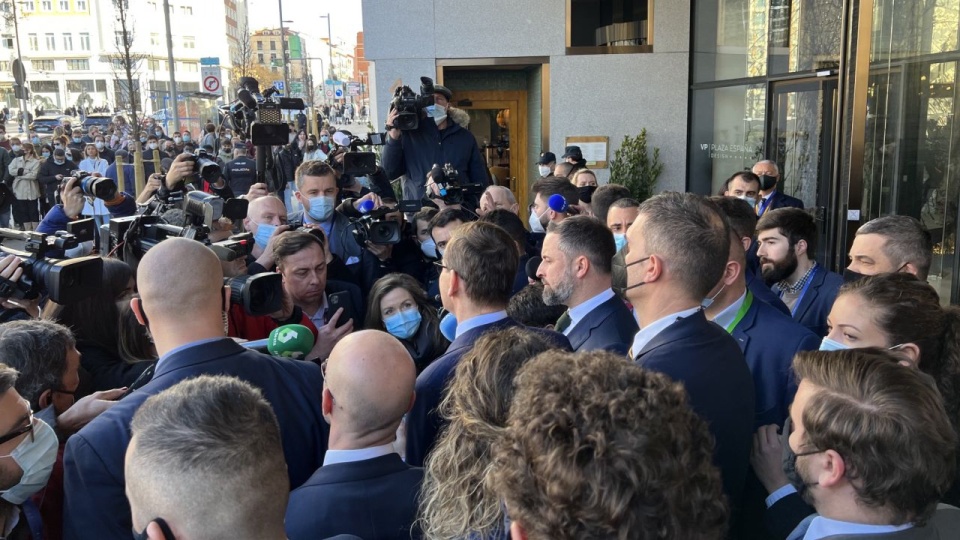 Na miejscu są m.in. premier Mateusz Morawiecki, szef węgierskiego rządu Viktor Orban i kandydatka na liderkę francuskiego Zjednoczenia Narodowego, Marine le Pen. źródło: https://twitter.com/voxnoticias_es