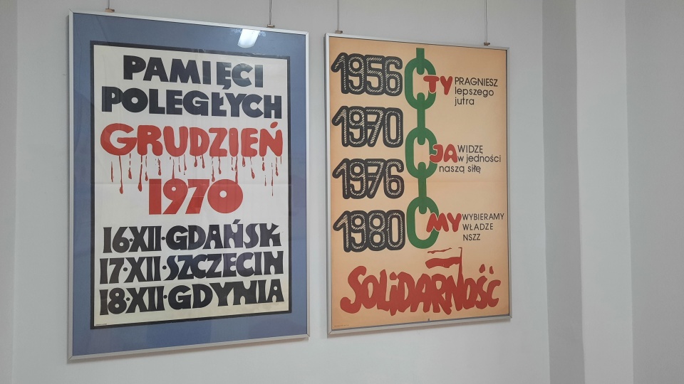 Plakaty namalowane w czasach socjalizmu można oglądać od wtorku do soboty w godzinach 9-17, a w niedzielę w godz. 10-15. W niedzielę wstęp będzie bezpłatny. Fot. Muzeum Rybołóstwa Morskiego w Świnoujściu