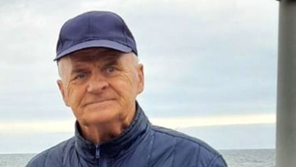 Ślad zaginął po Henryku Celmerze. źródło: https://szczecin.policja.gov.pl/szm/dzialania-policji/aktualnosci/45623,Policjanci-poszukuja-zaginionego-76-latka-Osoby-ktore-widzialy-mezczyzne-z-fotog.html