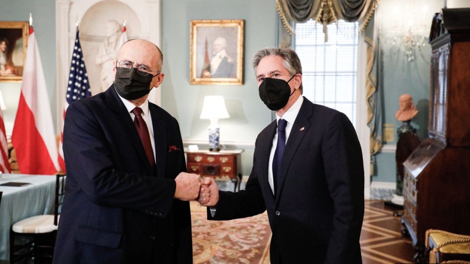 Minister Zbigniew Rau podziękował również Antony'emu Blinkenowi za wysłanie amerykańskich wojsk do Polski. źródło: https://twitter.com/MSZ_RP