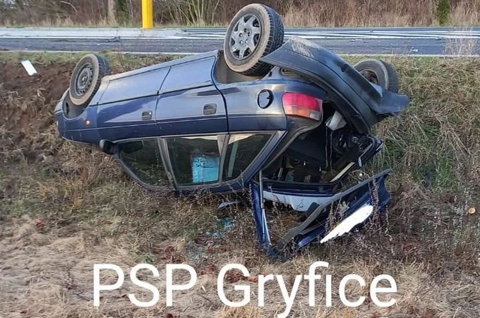 Fot. www.facebook.com/Komenda Powiatowa Państwowej Straży Pożarnej w Gryficach/ogn.Kamil Pakuła/asp.sztab.Dariusz Mentlak
