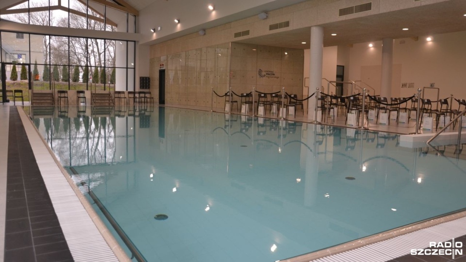 Basen solankowy, drugi z wodą słodką, a także zaplecze saun i wanny z hydromasażem - to wszystko kosztowało 15 milionów złotych. Fot. Przemysław Polanin [Radio Szczecin]