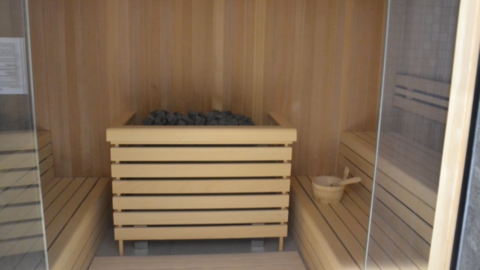 Basen solankowy, drugi z wodą słodką, a także zaplecze saun i wanny z hydromasażem - to wszystko kosztowało 15 milionów złotych. Fot. Przemysław Polanin [Radio Szczecin]