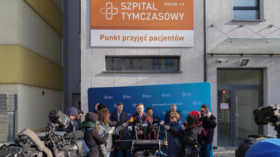 Chorymi opiekowało się w sumie 36 lekarzy i 100 pielęgniarek, poza tym ratownicy medyczni, strażacy, WOPR-owcy i żołnierze. Fot. Centrum Prasowe Wojewody