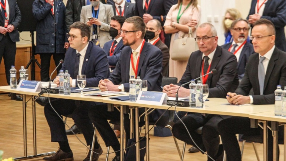 Czeski minister podkreślił, że rozmowy w różnych formatach powinny służyć dopracowywaniu wspólnych stanowisk. źródło: https://twitter.com/JanLipavsky