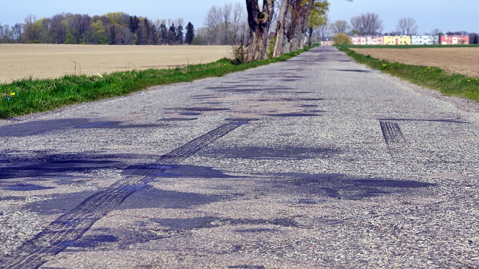 Mocno uczęszczany przez zmotoryzowanych odcinek doczeka się gruntownej przebudowy. Fot. Adam Wosik [Radio Szczecin]