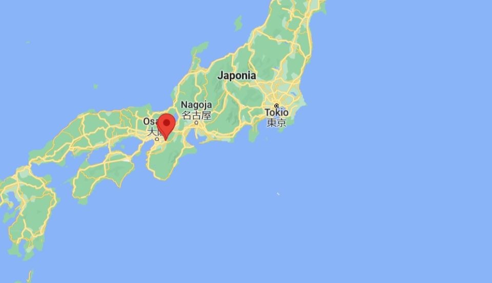 Do aktu przemocy doszło o godzinie 11:30 przed stacją kolejową w mieście Nara, niedaleko Osaki, w zachodniej Japonii. Fot. www.google.com/maps