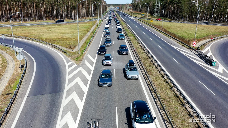 W stronę centrum Szczecina korek mierzy prawie 3 km. Tak jest przed dojazdem do Węzła Klucz. Fot. Maciej Papke [Radio Szczecin]
