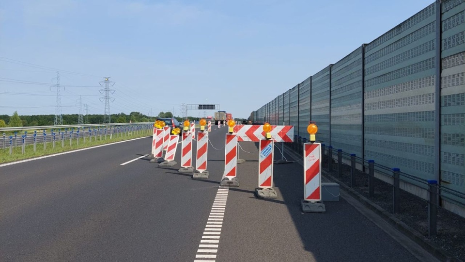 Utrudnienia związane są z pracami przy wiadukcie i potrwają ok. 3 miesięcy. źródło: https://twitter.com/search?q=GDDKIA%20Szczecin&src=typed_query