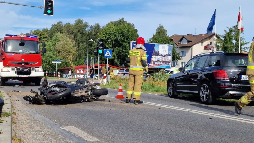 Kierujący samochodem osobowym obywatel Niemiec wymusił pierwszeństwo i zderzył się z motocyklistą. https://kamienskie.info