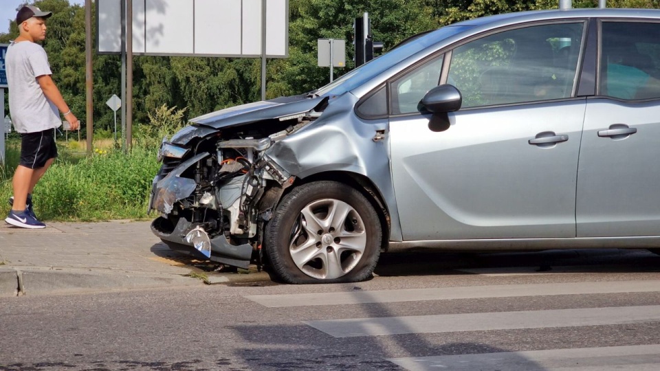 Kierujący samochodem osobowym obywatel Niemiec wymusił pierwszeństwo i zderzył się z motocyklistą. https://kamienskie.info