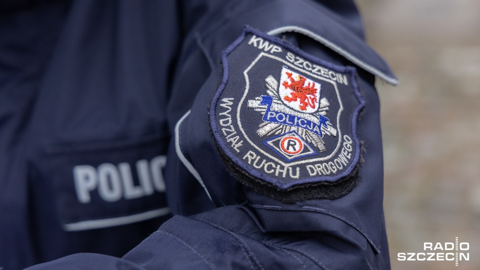 Policja dysponuje urządzeniami do kontroli wymaganej odległości. Fot. Robert Stachnik [Radio Szczecin]