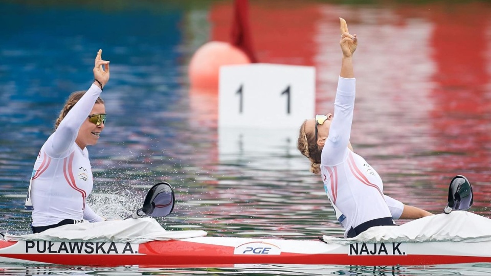 W sobotę Naja i Anna Puławska zdobyły złoty medal w kajakowej dwójce na 500 metrów. źródło: https://www.facebook.com/karolinanaja90
