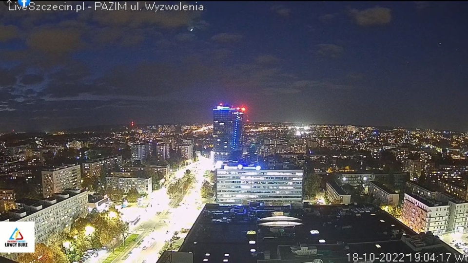 Paweł Szkaplewicz z Polskiego Towarzystwa Miłośników Astronomii w Szczecinie, mówi, że był to bolid wielkości orzecha włoskiego. źródło: https://www.facebook.com/ZLB.Poland