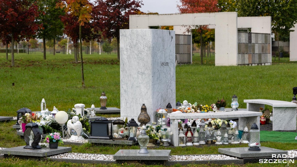 "Grobowiec Dzieci Utraconych" na Cmentarzu Zachodnim w Szczecinie. Fot. Robert Stachnik [Radio Szczecin]