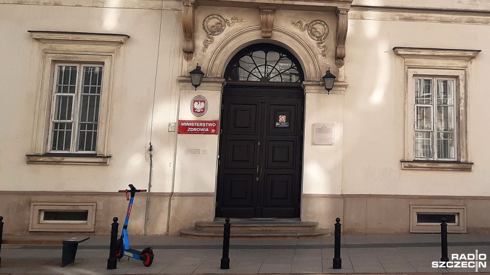 Ministerstwo Zdrowia pracuje nad projektem aplikacji, która ma pomóc w skróceniu kolejek do lekarzy specjalistów. Fot. Piotr Kołodziejski [Radio Szczecin]