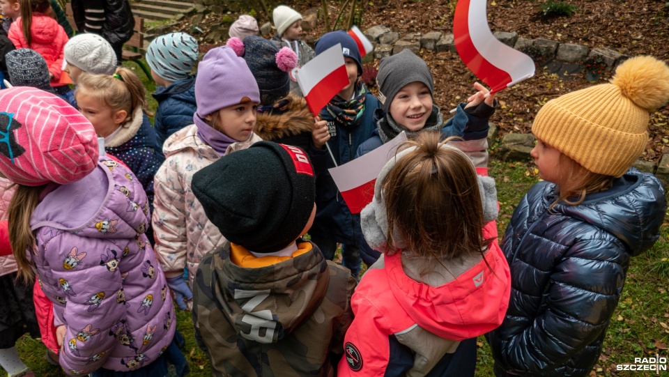 Dzieci zaśpiewały bezbłędnie wszystkie cztery zwrotki. Fot. Maciej Papke [Radio Szczecin]
