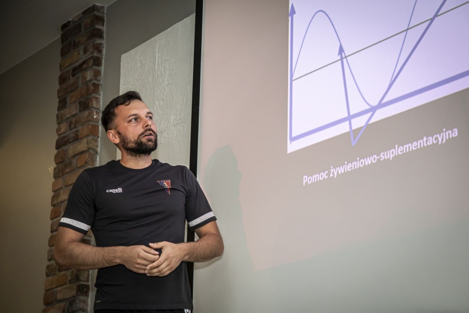 Rozmawialiśmy z Wojciechem Zepem, dietetykiem reprezentacji Polski i Pogoni Szczecin, który pojechał do Kataru jako członek sztabu Czesława Michniewicza. Fot. pogonszczecin.pl/newsy