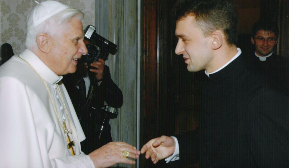 Ks. Lucjan Chronchol podczas spotkania "ad limina" polskich biskupów z papieżem Benedyktem XVI. Fot. Archiwum prywatne