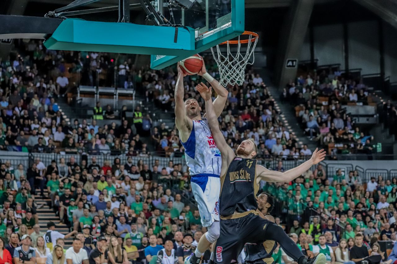 Koszykarze Kinga chcą dziś zrobić kolejny krok na drodze po mistrzostwo Polski. Szczecinianie zmierzą się na wyjeździe ze Śląskiem Wrocław w drugim finałowym meczu Energa Basket Ligi.