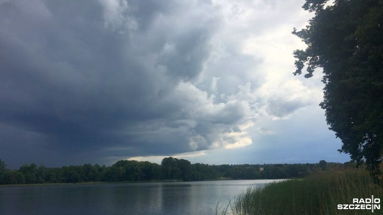 Poziomy wód w rzekach w województwie wciąż się podnoszą. Regionalny Zarząd Gospodarki Wodnej w Szczecinie wydał komunikat o sytuacji hydrologicznej na terenie Szczecina i okolic.