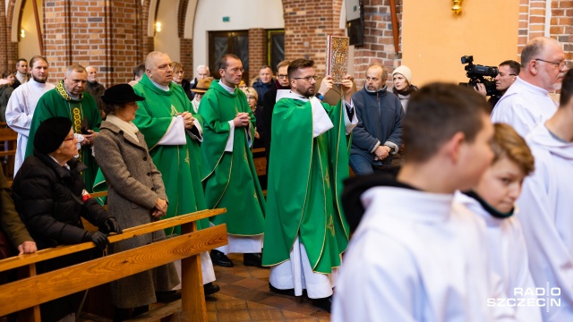 Fot. Robert Stachnik [Radio Szczecin] W szczecińskiej bazylice oddano hołd żołnierzom Armii Krajowej [ZDJĘCIA]