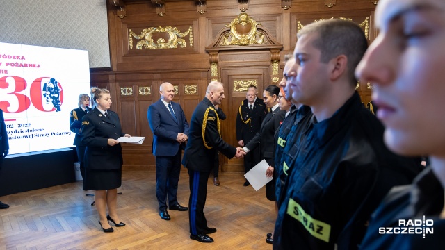 Fot. Robert Stachnik [Radio Szczecin] Kilkudziesięciu strażaków gotowych do służby [WIDEO, ZDJĘCIA]