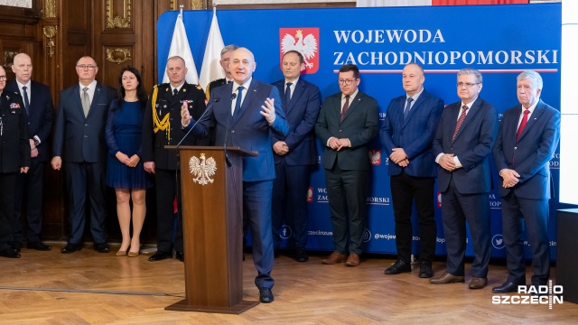 Fot. Robert Stachnik [Radio Szczecin] Kilkudziesięciu strażaków gotowych do służby [WIDEO, ZDJĘCIA]
