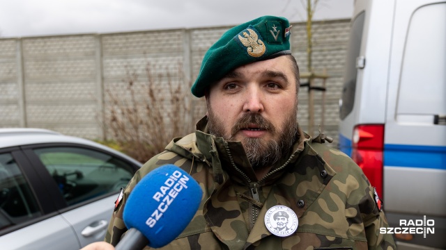 Fot. Robert Stachnik [Radio Szczecin] "Paczki to tylko pretekst, żeby się spotkać. Pomagamy kombatantom cały rok" [WIDEO, ZDJĘCIA]