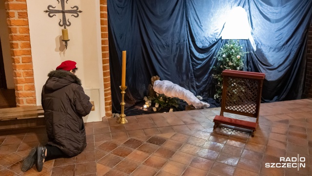 Fot. Robert Stachnik [Radio Szczecin] Noc Konfesjonałów w Szczecinie. "Lżej mi i lepiej" [WIDEO, ZDJĘCIA]