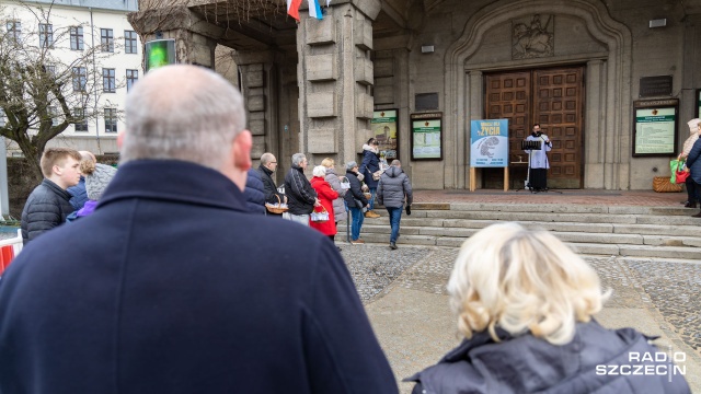 Fot. Robert Stachnik [Radio Szczecin] Szczecin maszeruje ze święconką w koszyku [WIDEO, ZDJĘCIA]