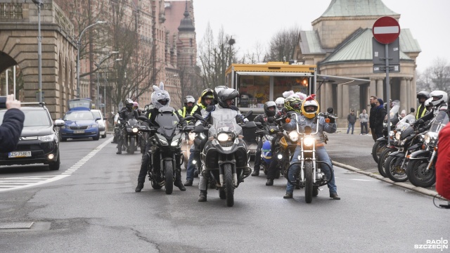 Fot. Kamila Kozioł [Radio Szczecin] MotoZające jadą rozweselić dzieciaki [WIDEO, ZDJĘCIA]