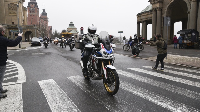 Fot. Kamila Kozioł [Radio Szczecin] MotoZające jadą rozweselić dzieciaki [WIDEO, ZDJĘCIA]