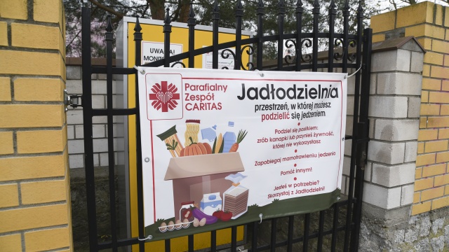 Fot. Kamila Kozioł [Radio Szczecin] Kanapki dla potrzebujących codziennie w jadłodzielni w Dąbiu [WIDEO, ZDJĘCIA]