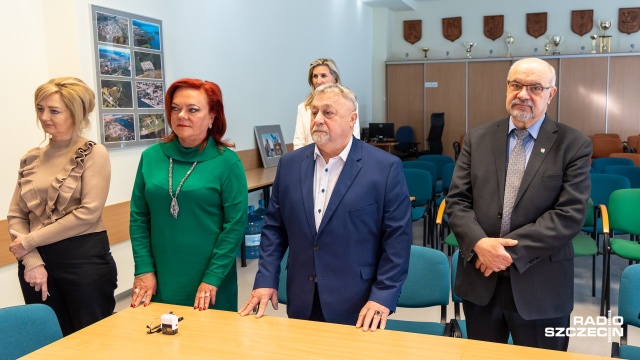 Fot. Robert Stachnik [Radio Szczecin] Remont dróg w powiecie gryfińskim. Są pieniądze, umowa podpisana [WIDEO, ZDJĘCIA]