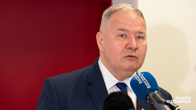 Fot. Robert Stachnik [Radio Szczecin] Remont dróg w powiecie gryfińskim. Są pieniądze, umowa podpisana [WIDEO, ZDJĘCIA]