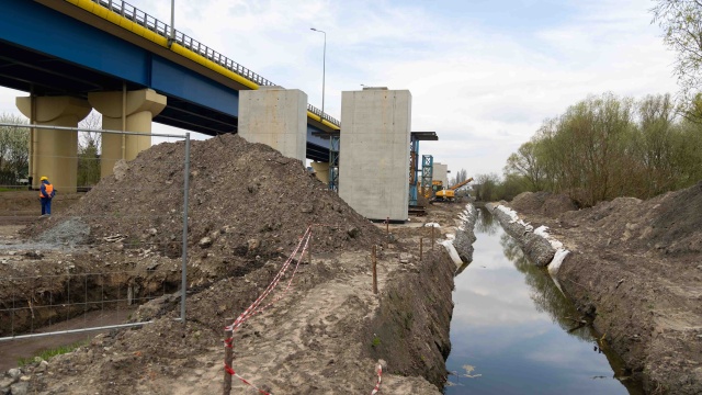 Fot. Robert Stachnik [Radio Szczecin] Nowy wiadukt w Wolinie. Najtrudniejsze przed wykonawcą [WIDEO, ZDJĘCIA]