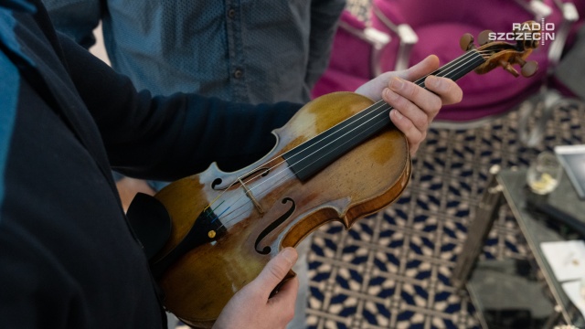 Skrzypce Antonio Stradivariego z 1713 roku zabrzmią podczas 5. Festiwalu Szczecin Classic. Fot. Mateusz Papke [Radio Szczecin] Rozpoczyna się 5. Festiwal Szczecin Classic [WIDEO, ZDJĘCIA]