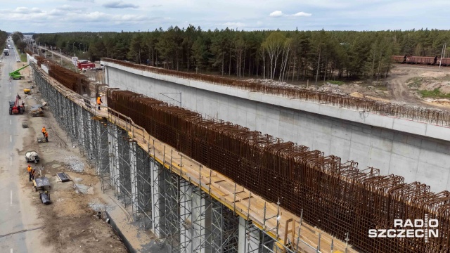 Fot. Robert Stachnik [Radio Szczecin] Powstają estakady w okolicach Świnoujścia. Ostatni fragment S3 w budowie [WIDEO, ZDJĘCIA]