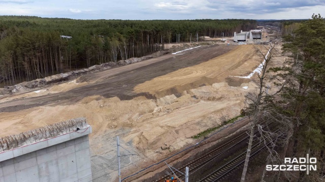 Fot. Robert Stachnik [Radio Szczecin] Powstają estakady w okolicach Świnoujścia. Ostatni fragment S3 w budowie [WIDEO, ZDJĘCIA]