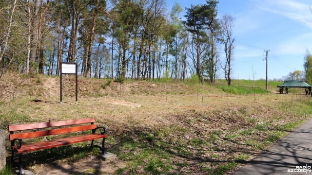 Fot. Marcin Kokolus [Radio Szczecin] Kolejny Sad Pamięci w regionie. "To będzie pamiątka na lata" [WIDEO, ZDJĘCIA]