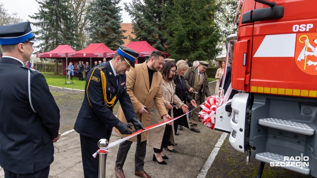 Fot. Robert Stachnik [Radio Szczecin] Straż z Babina ma nowy wóz [WIDEO, ZDJĘCIA]